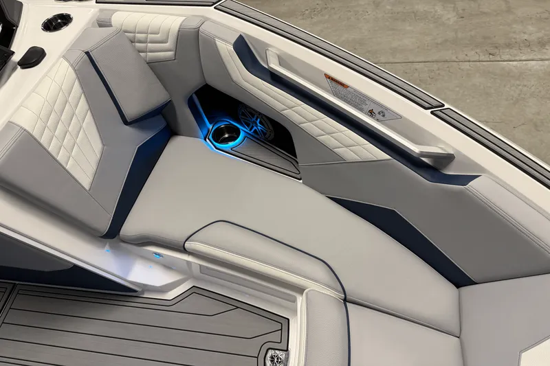 Slide: The Image of Nautique Super Air Nautique S21 2025 - 75