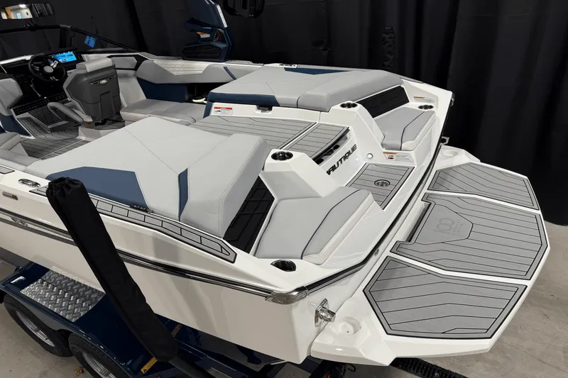 Slide: The Image of Nautique Super Air Nautique S21 2025 - 9