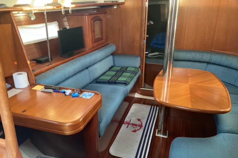 Slide: The Image of Beneteau Oceanis 361 2000 - 12