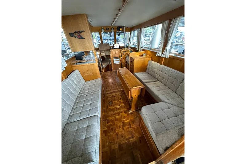 Slide: The Image of Grand Banks 32 Sedan 1981 - 13