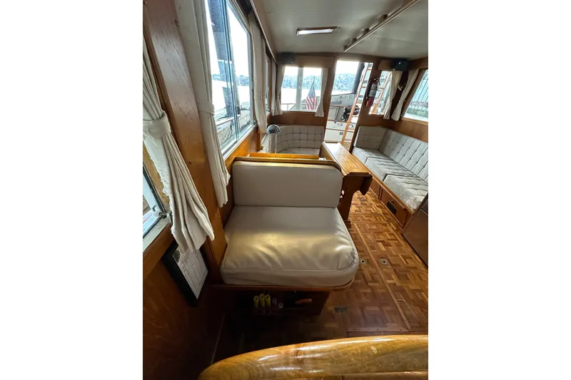 Slide: The Image of Grand Banks 32 Sedan 1981 - 21