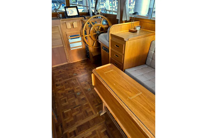 Slide: The Image of Grand Banks 32 Sedan 1981 - 16