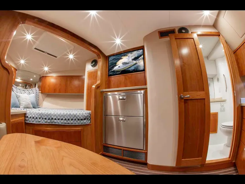 Slide: The Image of Albemarle 36 Express 2021 - 6