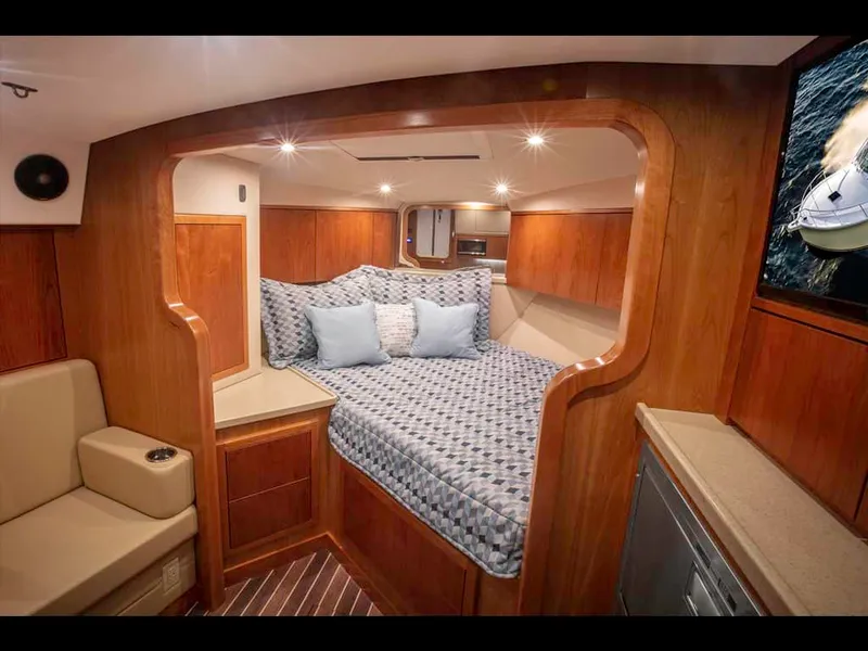 Slide: The Image of Albemarle 36 Express 2021 - 5