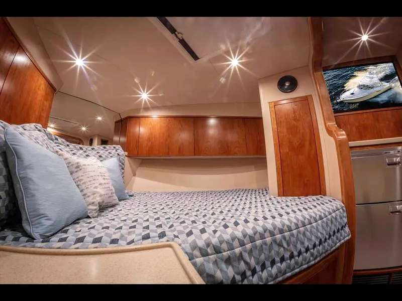 Slide: The Image of Albemarle 36 Express 2021 - 12