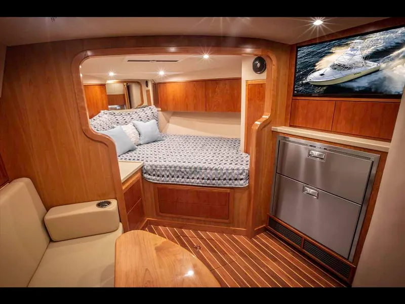 Slide: The Image of Albemarle 36 Express 2021 - 10