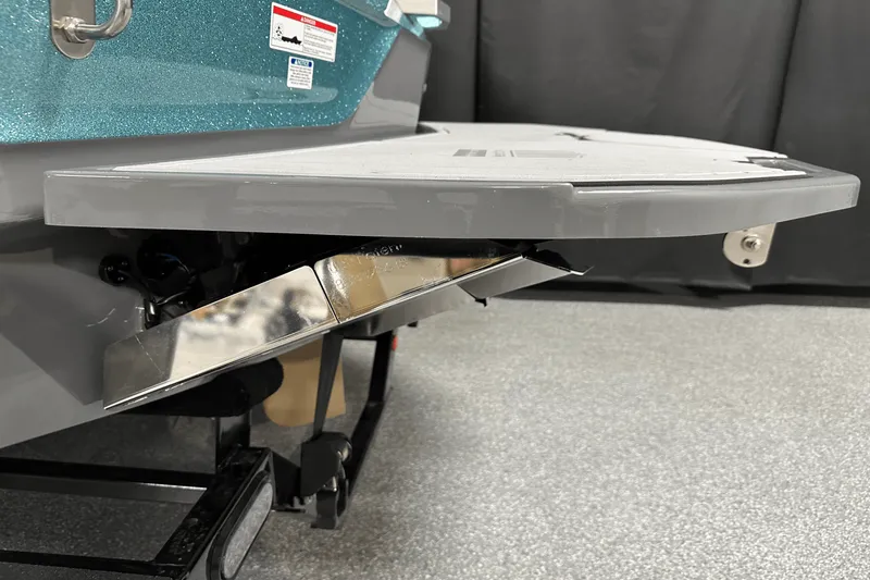 Slide: The Image of MasterCraft XT22 2025 - 14