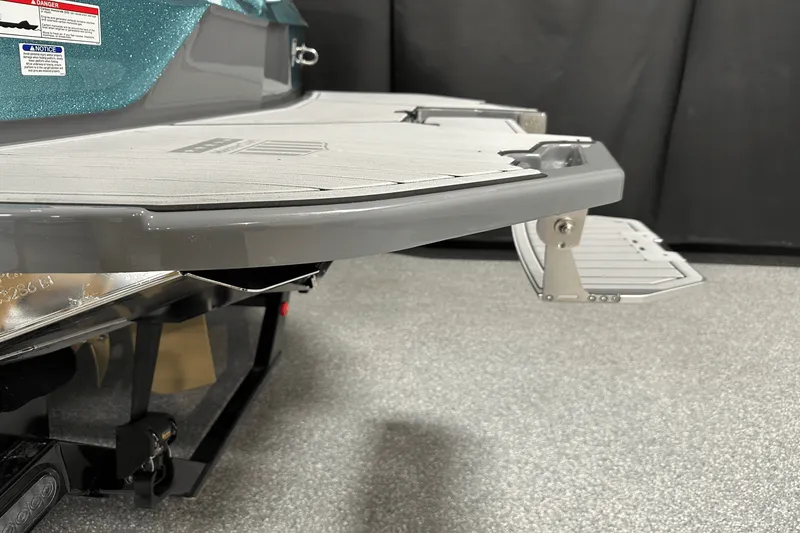 Slide: The Image of MasterCraft XT22 2025 - 15