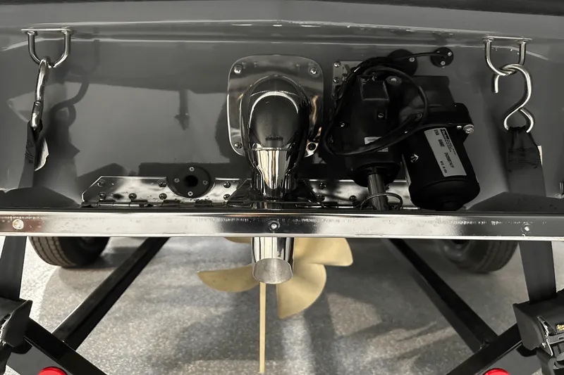 Slide: The Image of MasterCraft XT22 2025 - 18