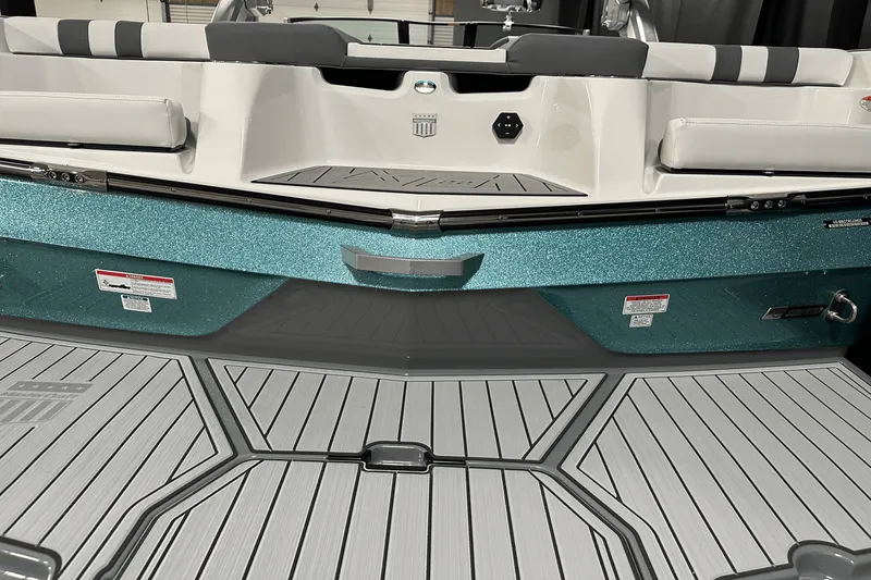 Slide: The Image of MasterCraft XT22 2025 - 21