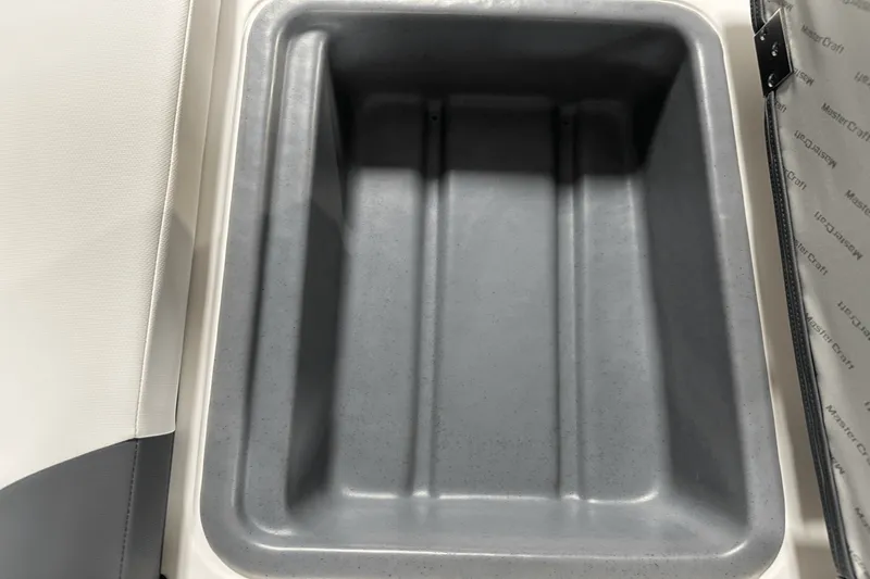 Slide: The Image of MasterCraft XT22 2025 - 26