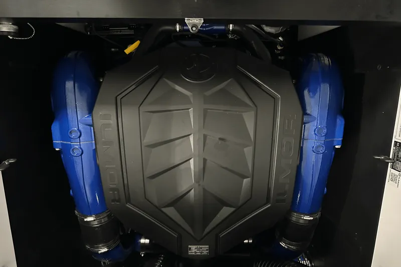 Slide: The Image of MasterCraft XT22 2025 - 28