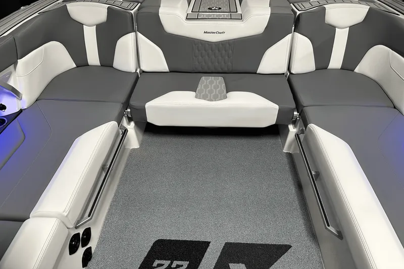 Slide: The Image of MasterCraft XT22 2025 - 29