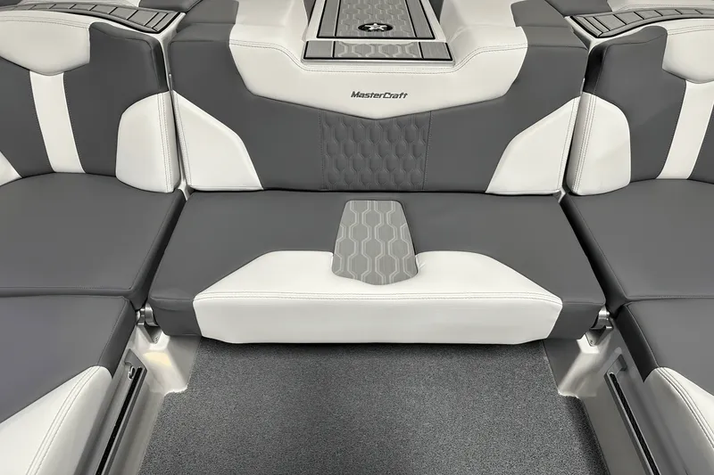 Slide: The Image of MasterCraft XT22 2025 - 38