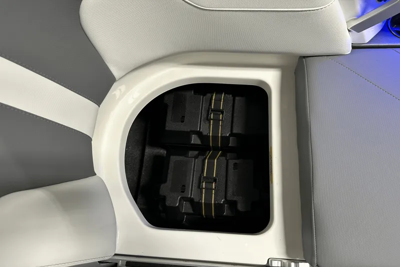 Slide: The Image of MasterCraft XT22 2025 - 43