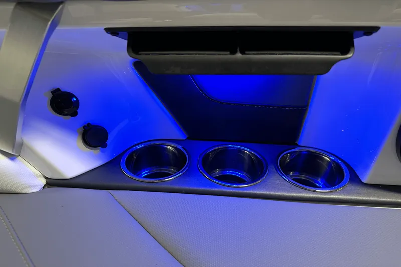 Slide: The Image of MasterCraft XT22 2025 - 45