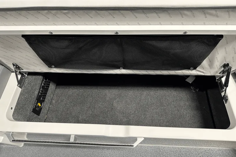 Slide: The Image of MasterCraft XT22 2025 - 46