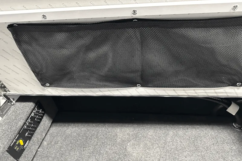 Slide: The Image of MasterCraft XT22 2025 - 47