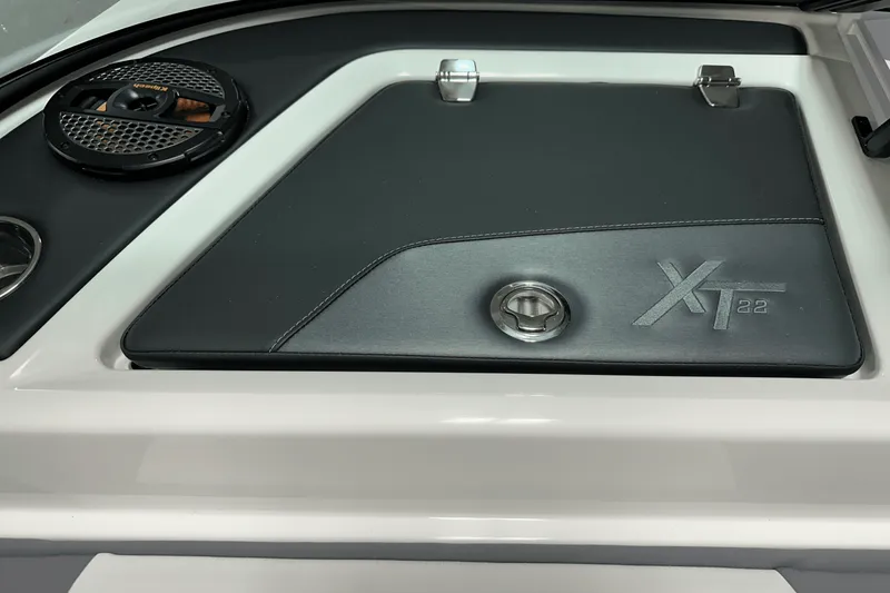 Slide: The Image of MasterCraft XT22 2025 - 50