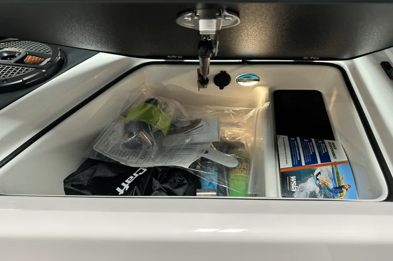 Slide: The Image of MasterCraft XT22 2025 - 51