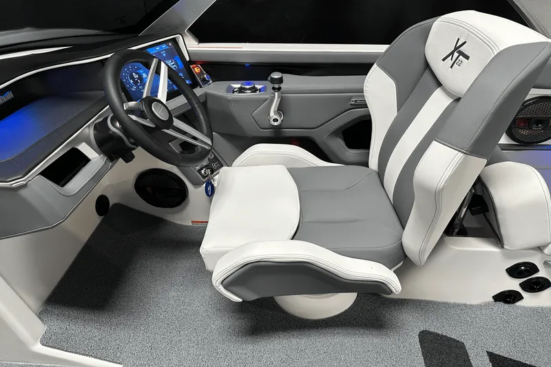 Slide: The Image of MasterCraft XT22 2025 - 52