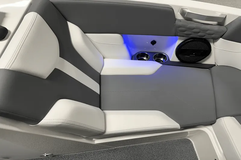 Slide: The Image of MasterCraft XT22 2025 - 60