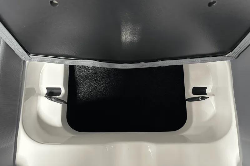 Slide: The Image of MasterCraft XT22 2025 - 66