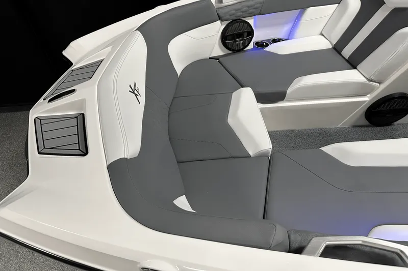 Slide: The Image of MasterCraft XT22 2025 - 7