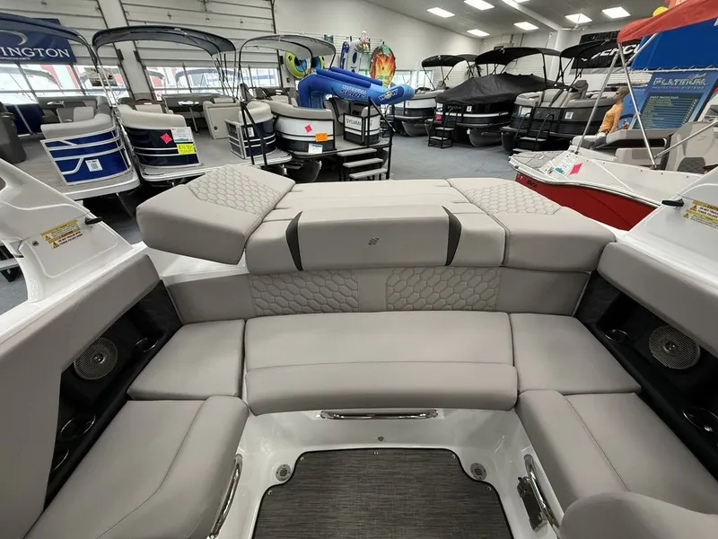 Slide: The Image of Four Winns H2 2025 - 14