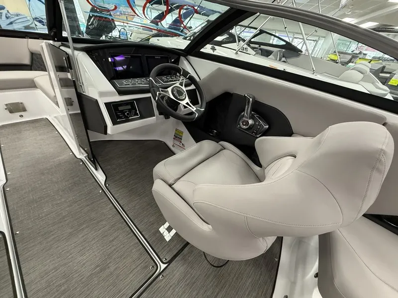 Slide: The Image of Four Winns H2 2025 - 16