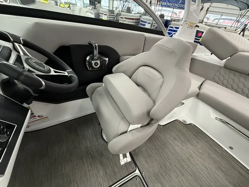 Slide: The Image of Four Winns H2 2025 - 18