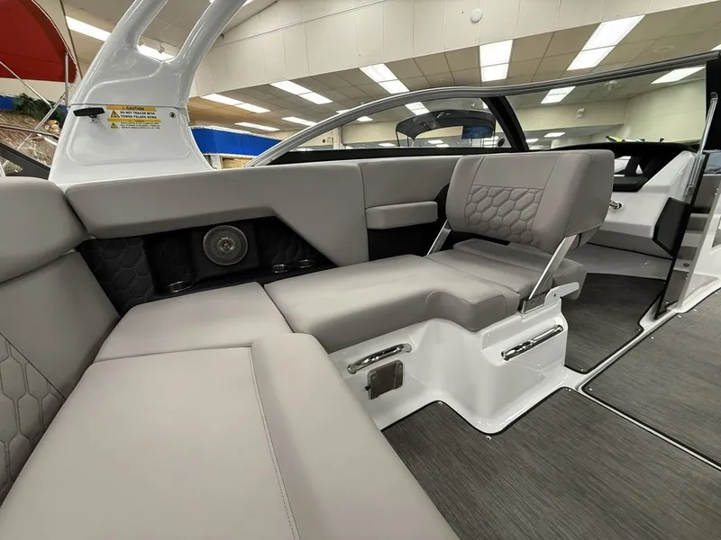 Slide: The Image of Four Winns H2 2025 - 23