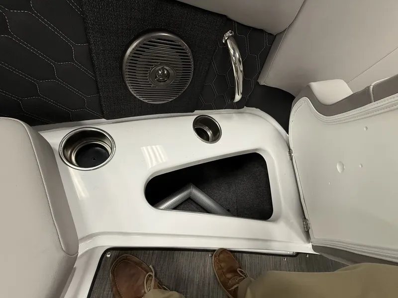 Slide: The Image of Four Winns H2 2025 - 28