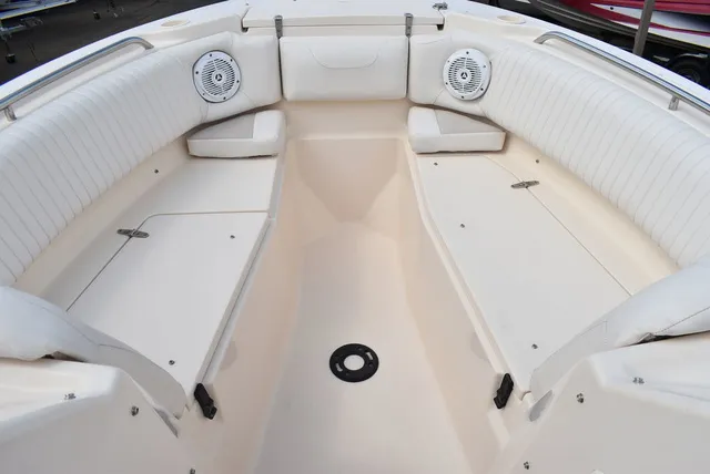 Slide: The Image of Grady White 275 Tournament Dual Console 2010 - 70