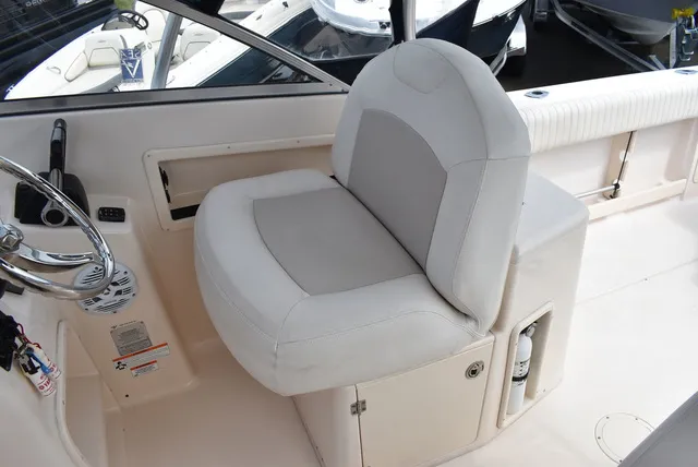 Slide: The Image of Grady White 275 Tournament Dual Console 2010 - 48