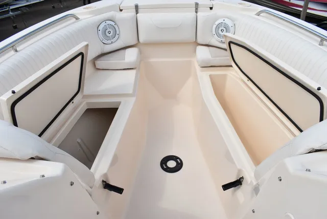 Slide: The Image of Grady White 275 Tournament Dual Console 2010 - 71