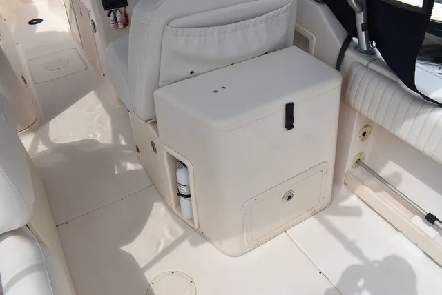 Slide: The Image of Grady White 275 Tournament Dual Console 2010 - 44