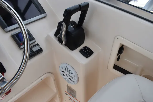 Slide: The Image of Grady White 275 Tournament Dual Console 2010 - 56