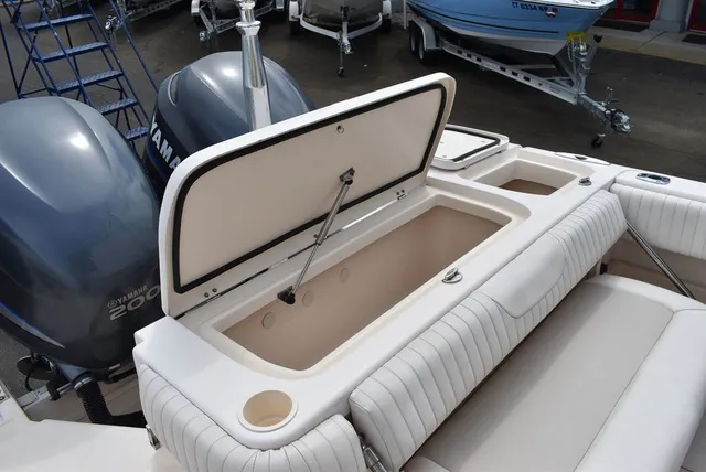 Slide: The Image of Grady White 275 Tournament Dual Console 2010 - 28