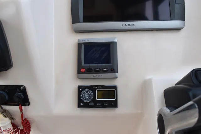 Slide: The Image of Grady White 275 Tournament Dual Console 2010 - 55