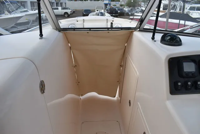 Slide: The Image of Grady White 275 Tournament Dual Console 2010 - 82