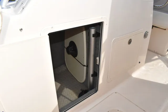 Slide: The Image of Grady White 275 Tournament Dual Console 2010 - 76
