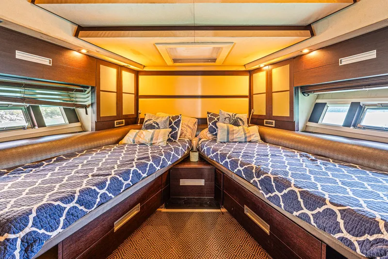 Slide: The Image of Azimut 62S 2007 - 72