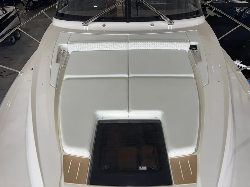 Slide: The Image of Tiara 48LE 2025 - 53