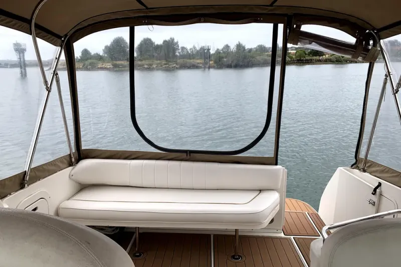 Slide: The Image of Sea Ray 290 Sundancer 2000 - 23