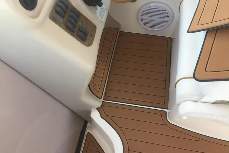 Slide: The Image of Sea Ray 290 Sundancer 2000 - 43