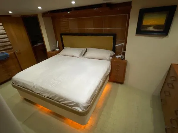 Slide: The Image of Hatteras 77 Convertible 2008 - 12