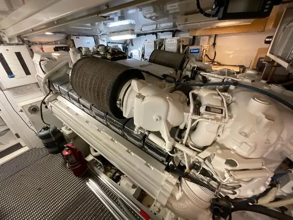 Slide: The Image of Hatteras 77 Convertible 2008 - 26