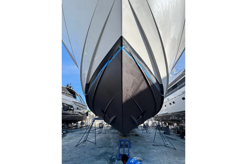 Slide: The Image of Hatteras 77 Convertible 2008 - 39