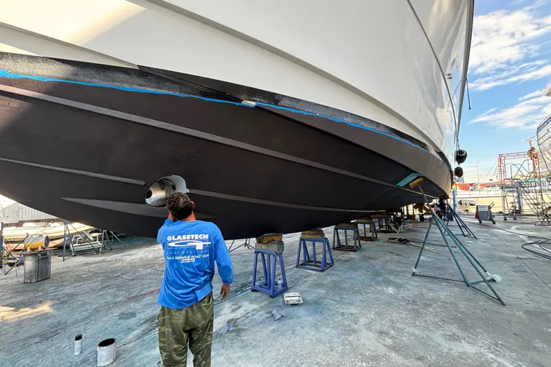 Slide: The Image of Hatteras 77 Convertible 2008 - 38